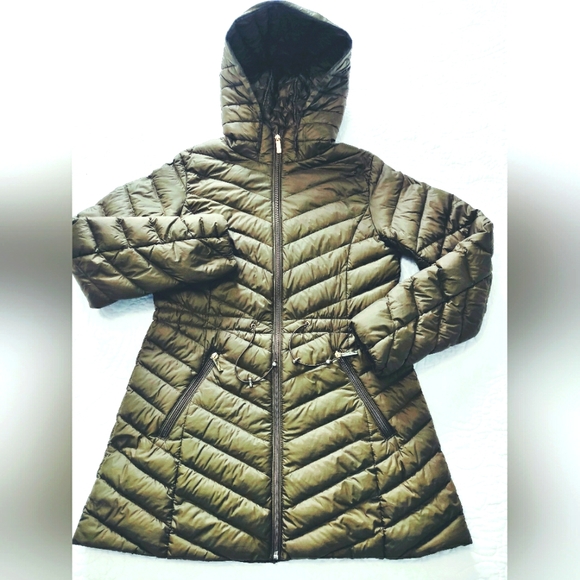 Gallery green down jacket. - Picture 2 of 12